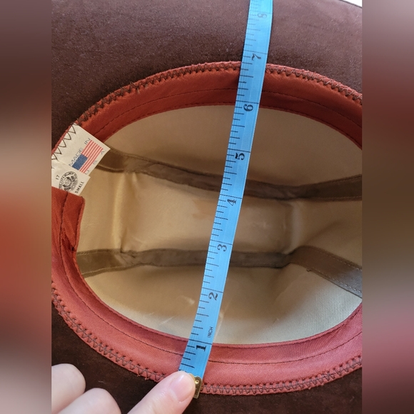 Vintage hat, Brown with a feather - Picture 6 of 12